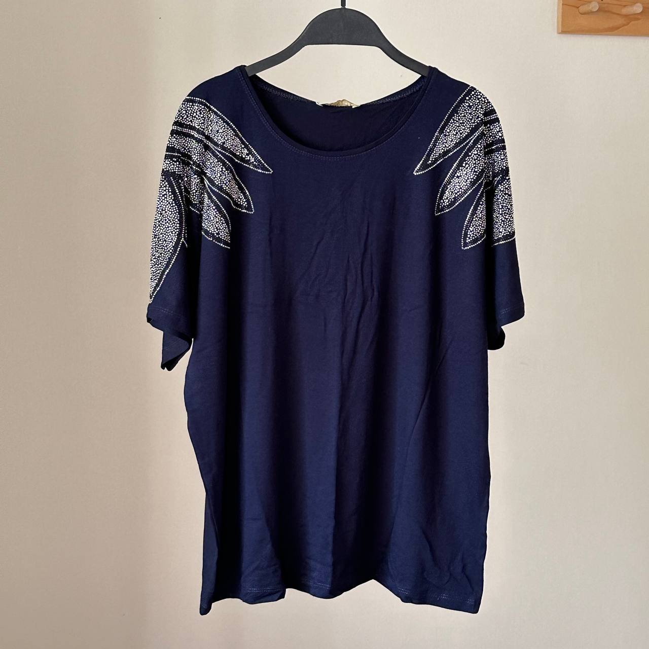 بلوز سایز بزرگ سرشانه نگین کاری بال پرواز - تصویر 6