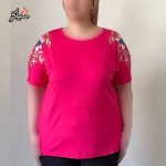 بلوز سایز بزرگ کشی وارداتی سرشانه گلدوزی صورتی