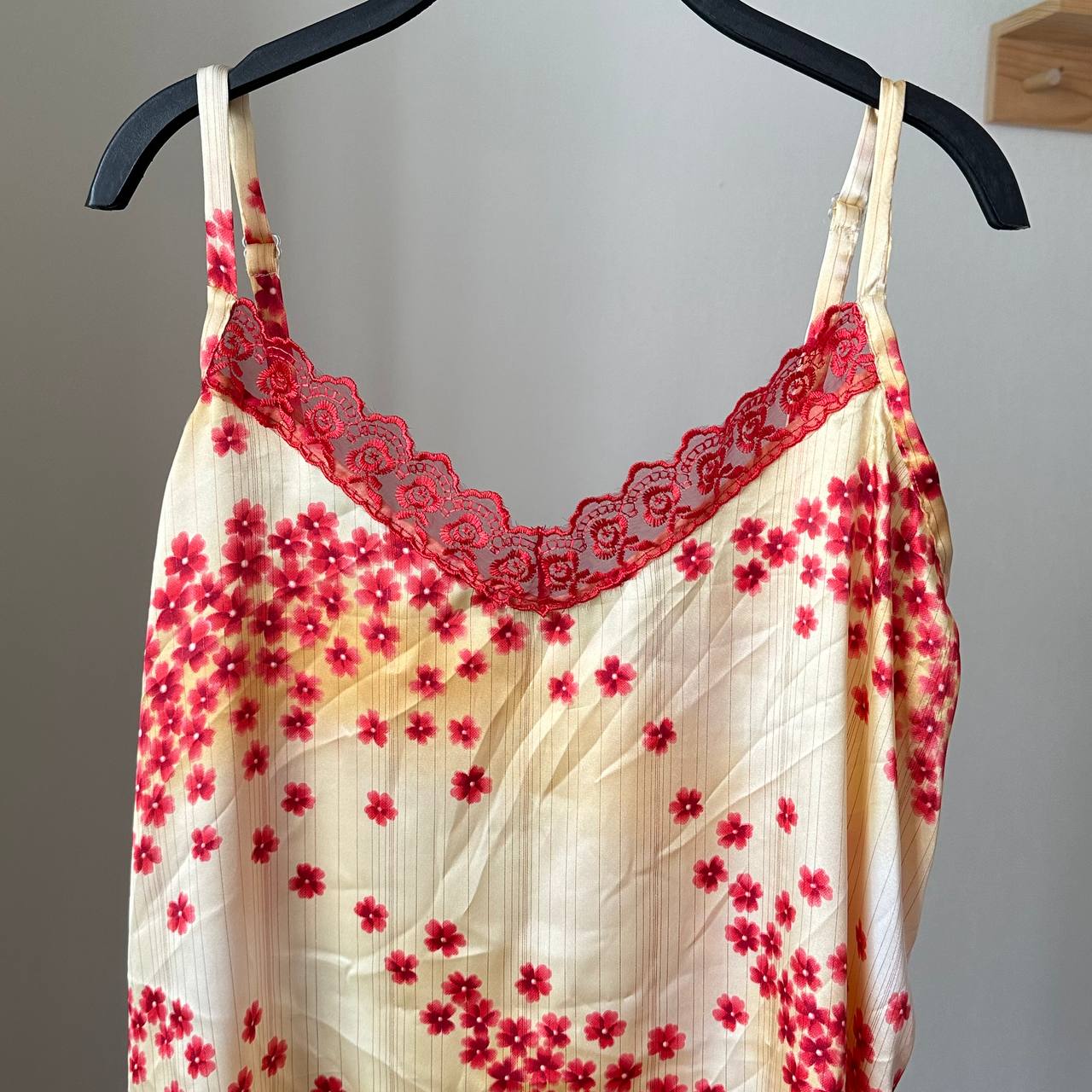 تاپ ساتن با بند قابل تنظیم - تصویر 2