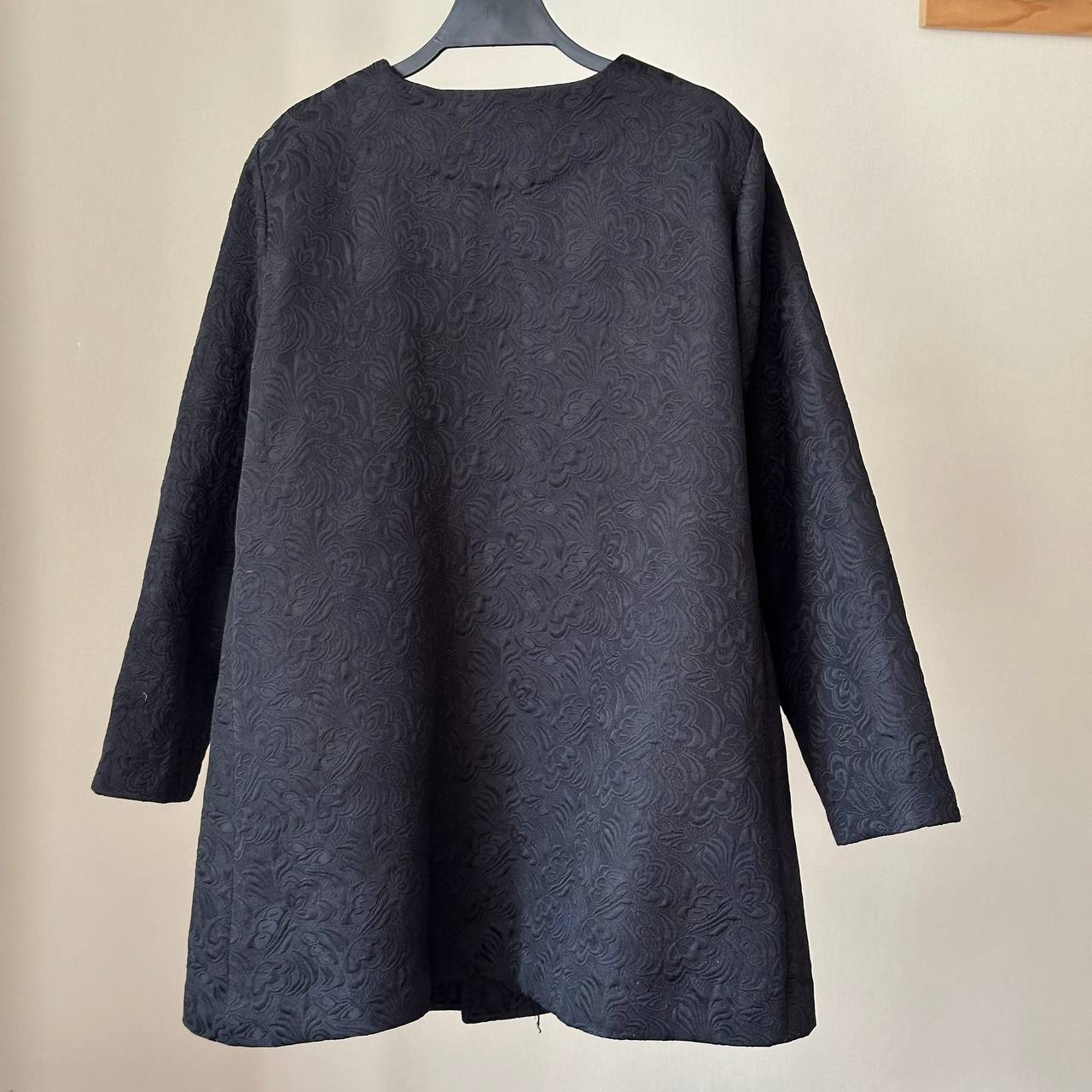 مانتو کتی ژاکارد سایز بزرگ مشکی گل - تصویر 2